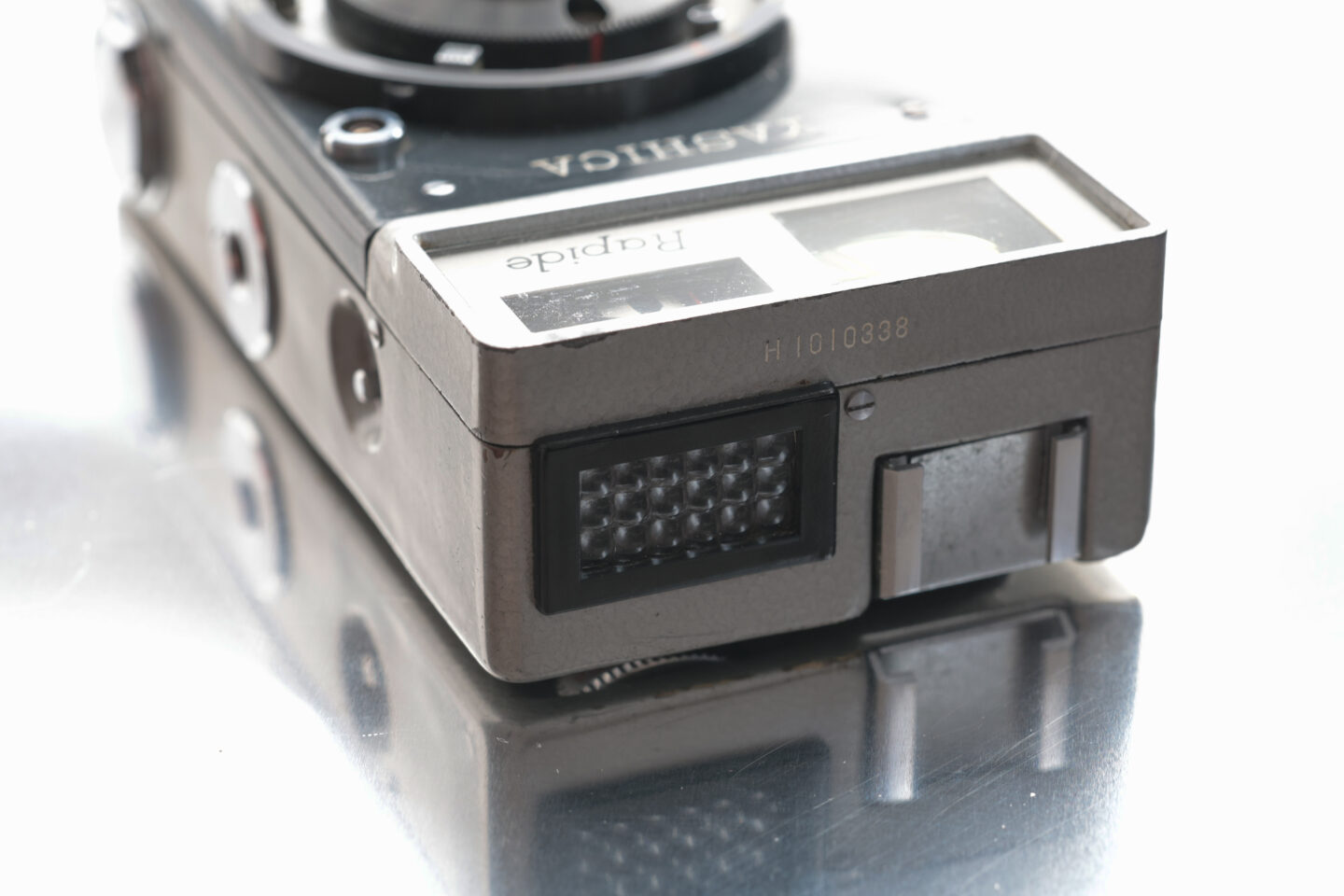 フイルムカメラ】おしゃれな縦型デザインのハーフサイズフイルムカメラ