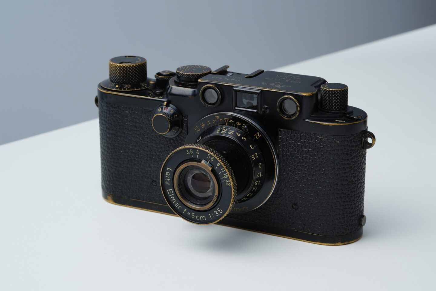 この激レア軍用カメラ、ちょっと触ってもいいですか？ スウェーデン