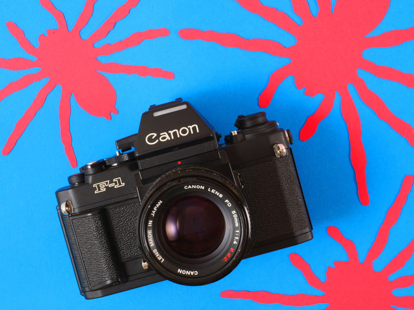 映画の中の、あのカメラ｜01 スパイダーマン（2002）キヤノンNew F-1