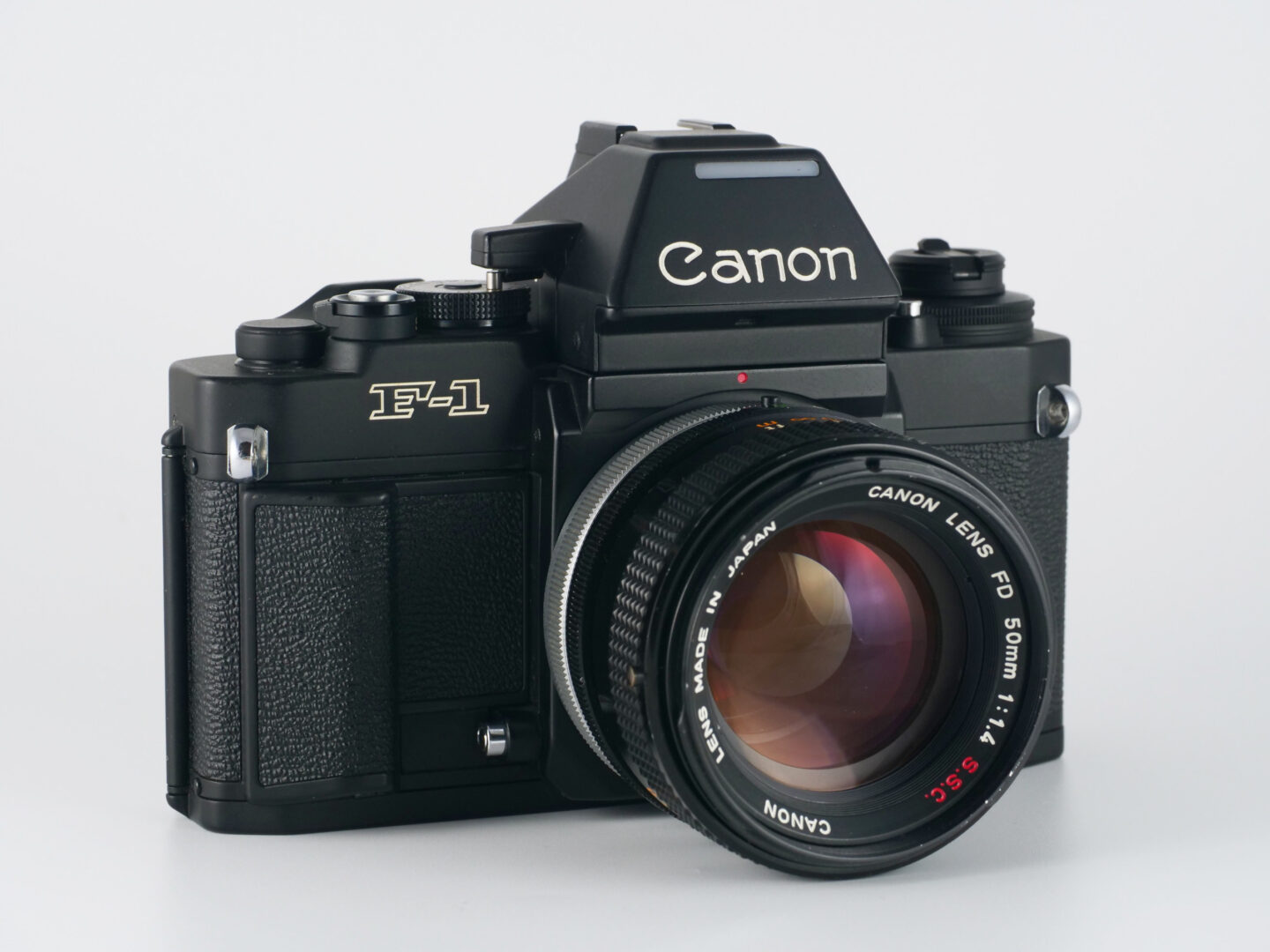 映画の中の、あのカメラ｜01 スパイダーマン（2002）キヤノンNew F-1