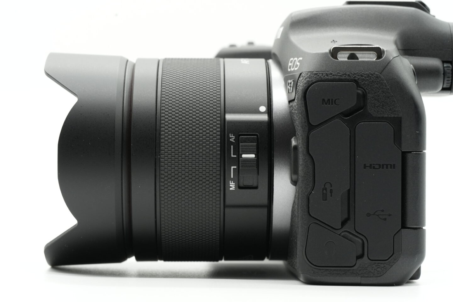 待望のRF-Sマウント超広角単焦点レンズ「サムヤン AF 12mm F2.0 RF-S