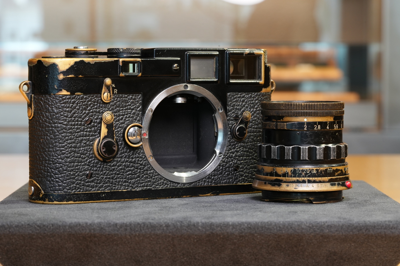 新宿 北村写真機店のカウンターで、お薦めライカを味わい尽くす｜Vol