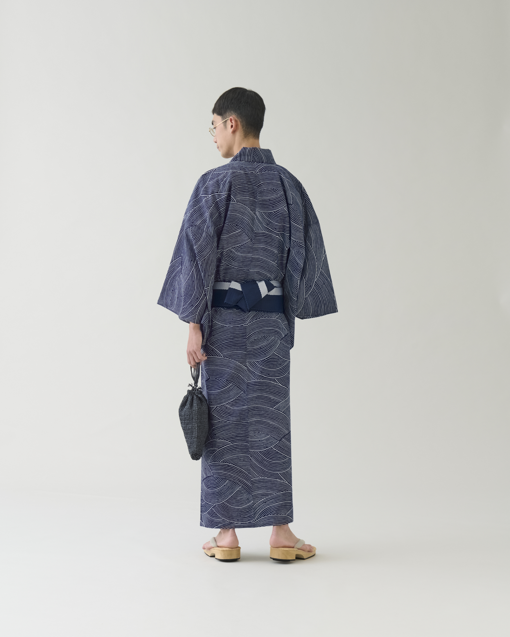 THE YARD＞「思いの色」をテーマとした2024年春夏コレクションを発表