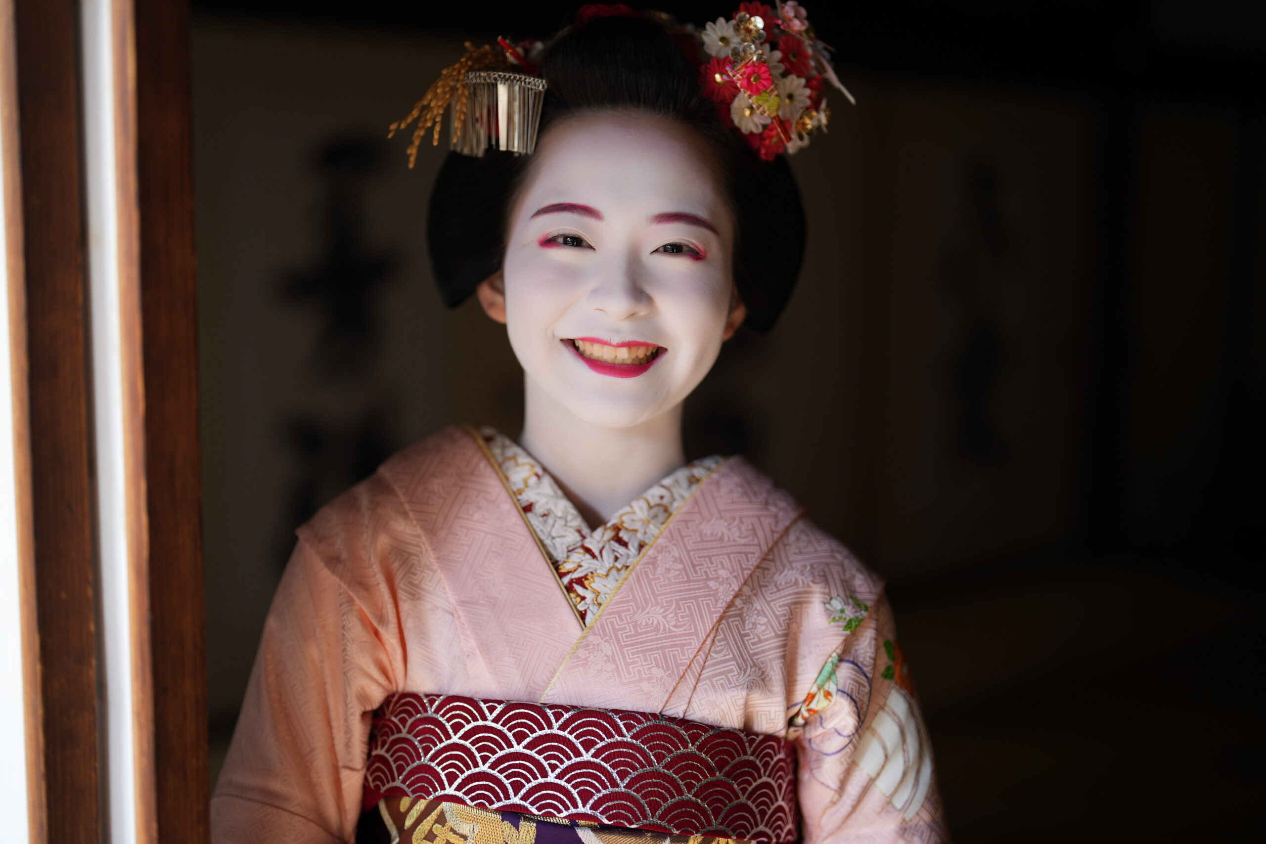 タフで身軽な器量好し！ 祇園甲部・槇子さん 「令和の芸舞妓図鑑」vol