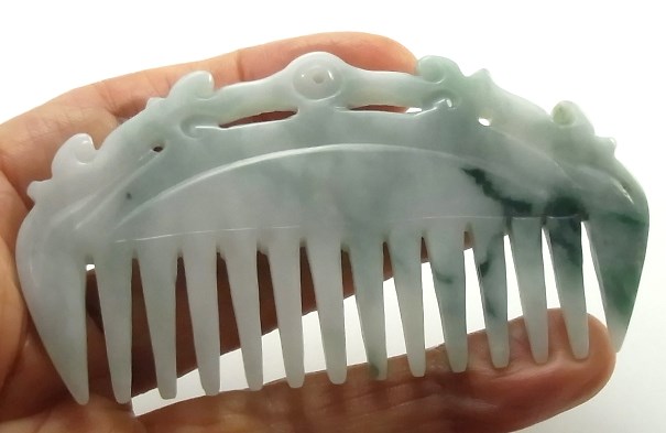 ミャンマー産天然翡翠彫刻＆アクセサリー専門店