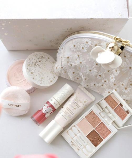 コスメデコルテ クリスマスコフレ｜KOTOBUKIYA CLUB (コトブキヤ クラブ)