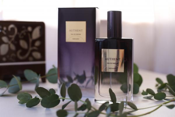 幸せの香水「オーセント オーデパルファム」｜メナード化粧品 羽田東