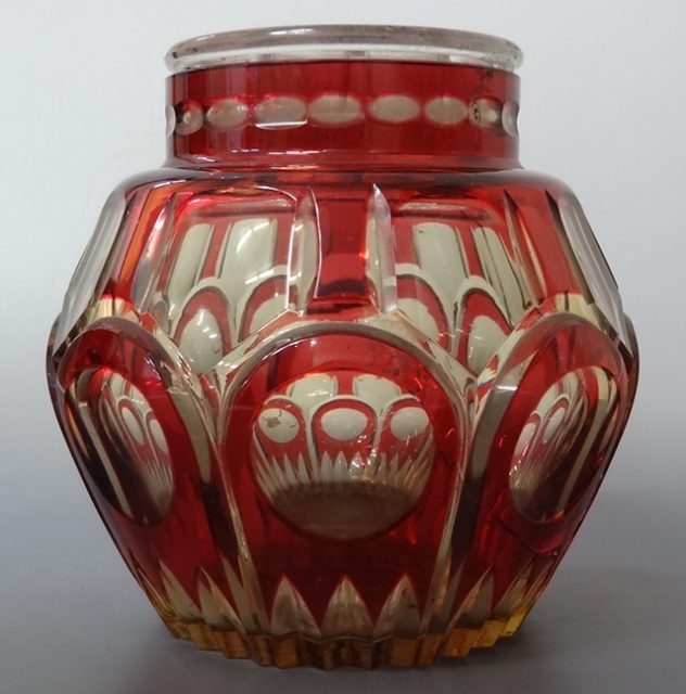 ヴァル・サン・ランベール（Val Saint Lambert）の古い花器をお譲り