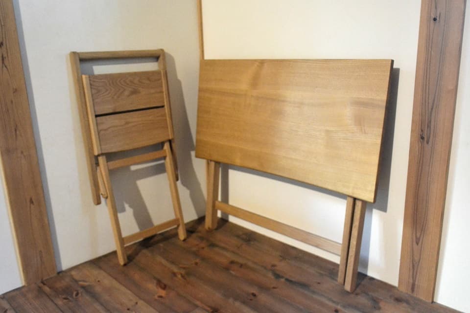 折りたたみデスク｜シンプルで美しい国産材使用の天然木製。工具不要で