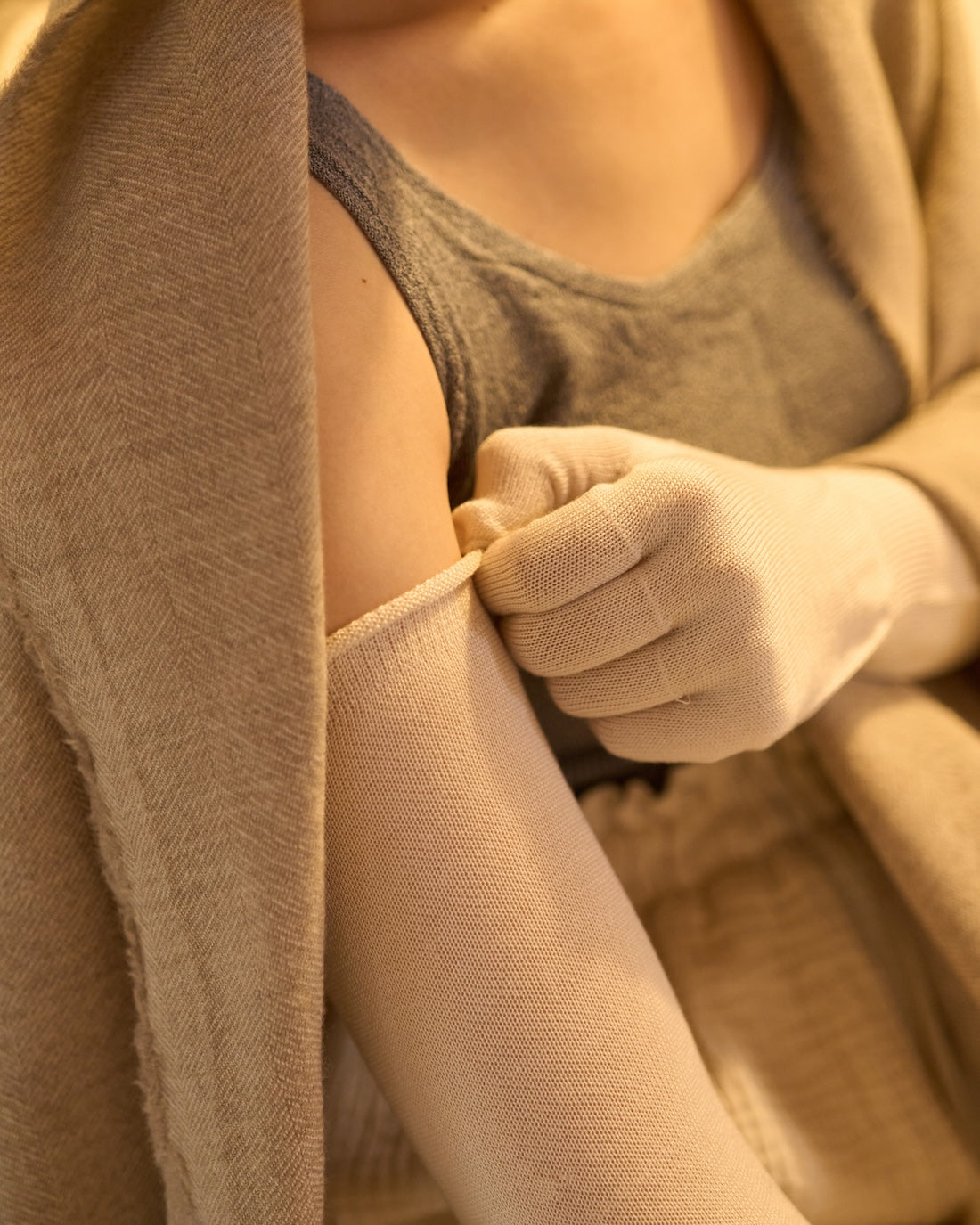 ロングシルク手袋- 冷えとり靴下・絹肌着 くらしきぬ