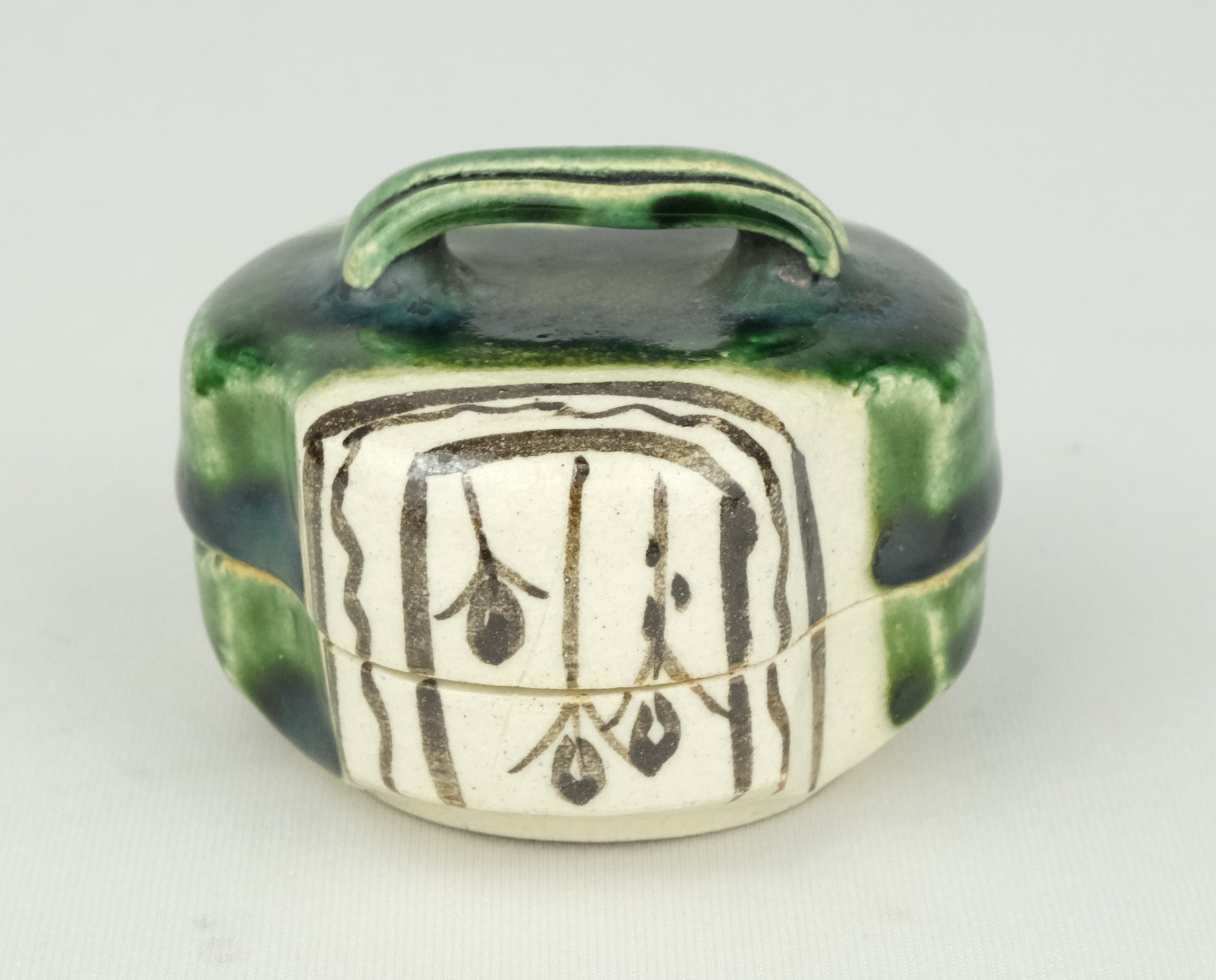 栗山園オンライン通販部 / 【出物】 織部香合 加藤光右衛門【10%OFF】