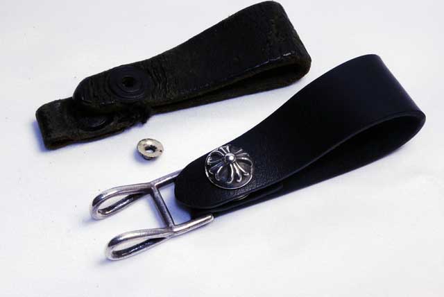 クロムハーツ Wベルトループ クロスボタン ブラックレザー 革交換