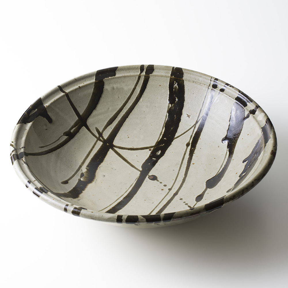 濱田庄司 白釉黒流描大皿 | しぶや黒田陶苑