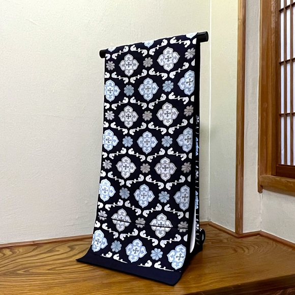 花十字文(紺）九寸名古屋帯「洛風林」 - 京呉服塚本