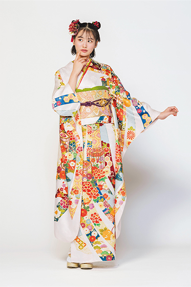 白の振袖｜成人式の振袖レンタルなら京都きもの友禅