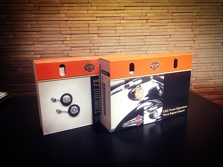 フロント・シグネチャーLEDウィンカー・インサート | ハーレー