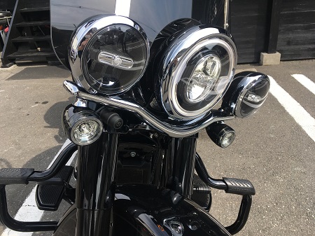 フロント・シグネチャーLEDウィンカー・インサート | ハーレー