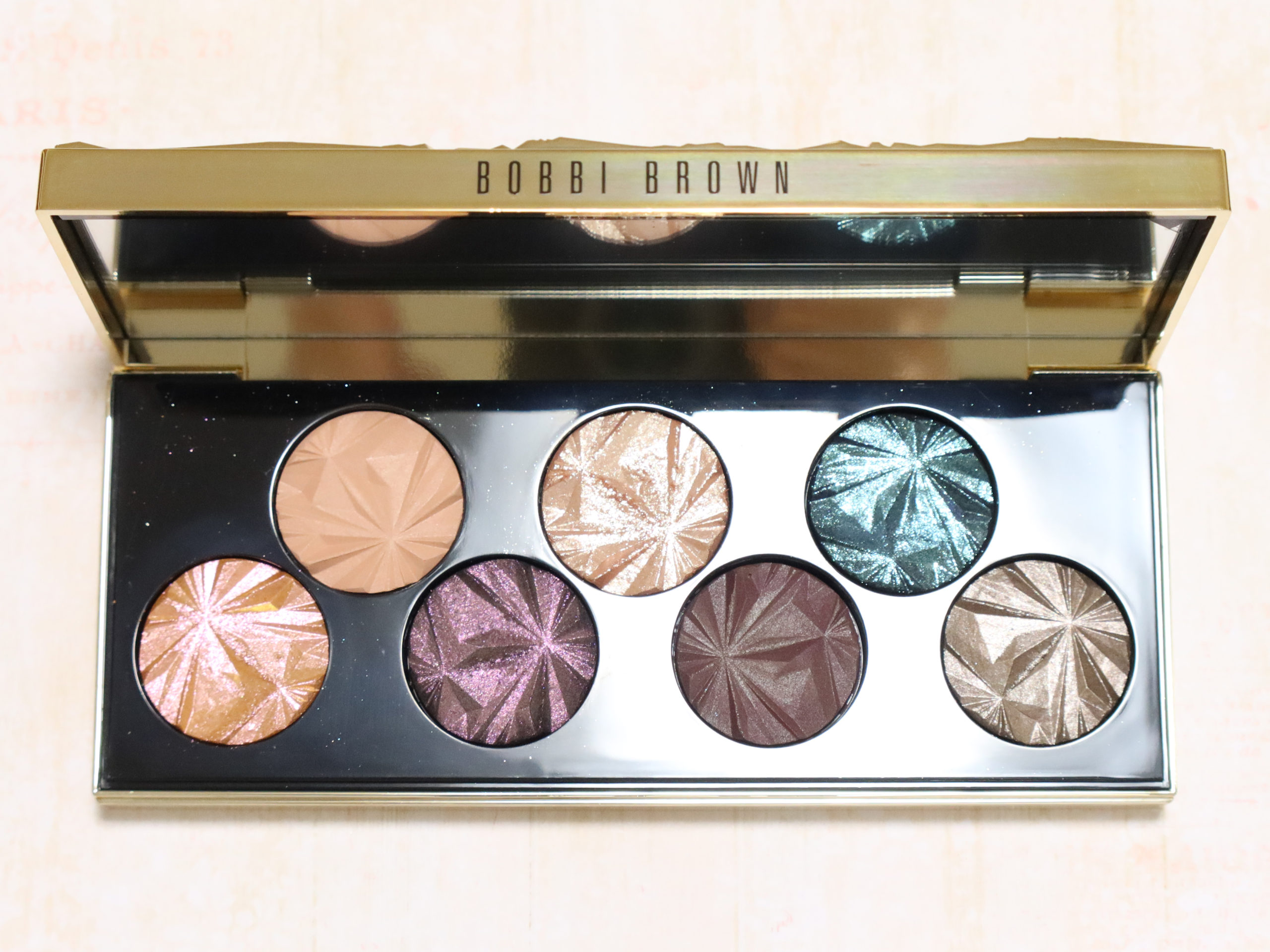 ボビイブラウンの限定リュクス アイシャドウ パレットと過去限定品を