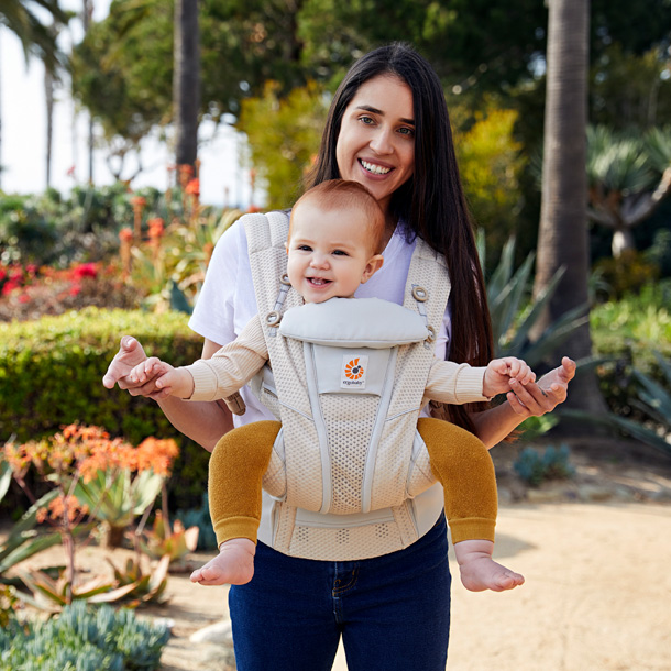 KA-11 エルゴベビー OMNI Breeze サンドベージュ::ホクソンベビー