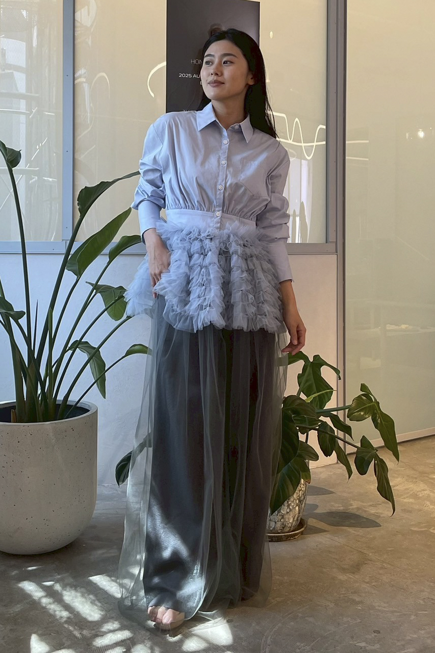 HONEY MI HONEY｜チュールペプラムシャツ｜ふんわりチュールで魅せる