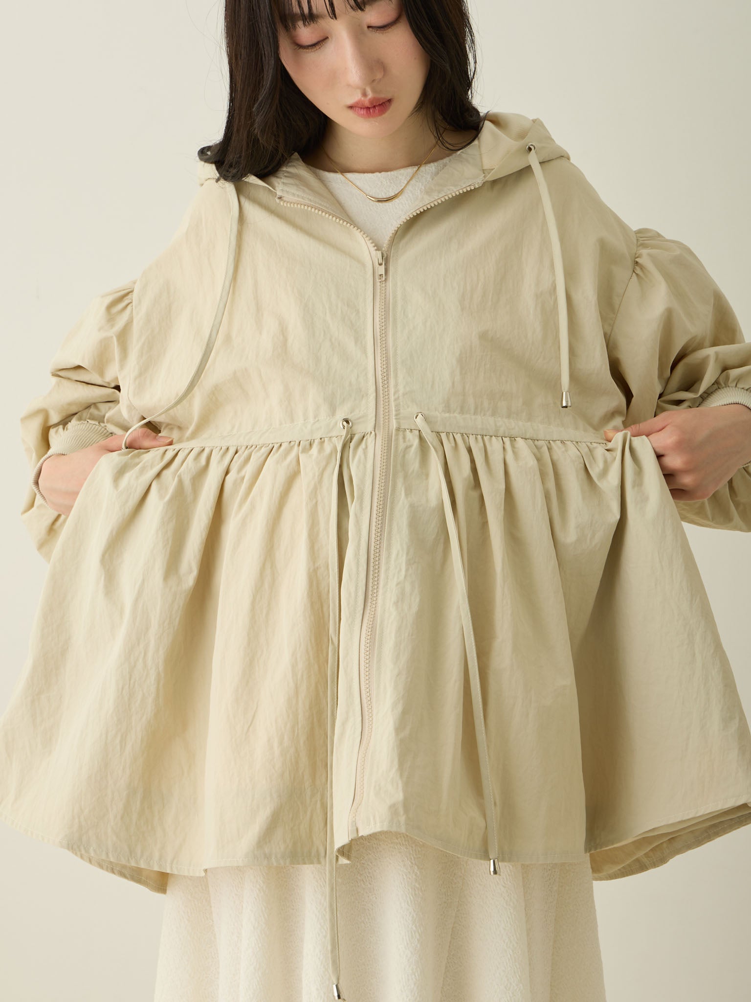 撥水加工・ダッカー付きペプラムライトアウター Black – honono for