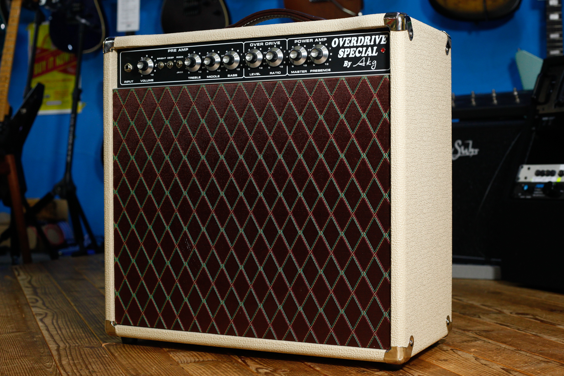 Akg MAGNUS BC109 FUZZ ファズ GOLD Akg MAGNUS BC109 FUZZ ファズ GOLD