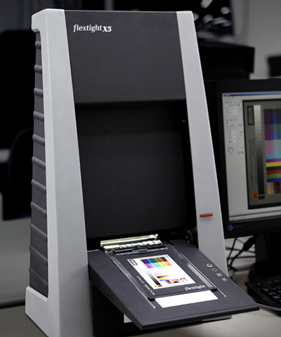 フィルムスキャナ（Flex Tight X5） | フィルムのデータ化なら堀内カラー