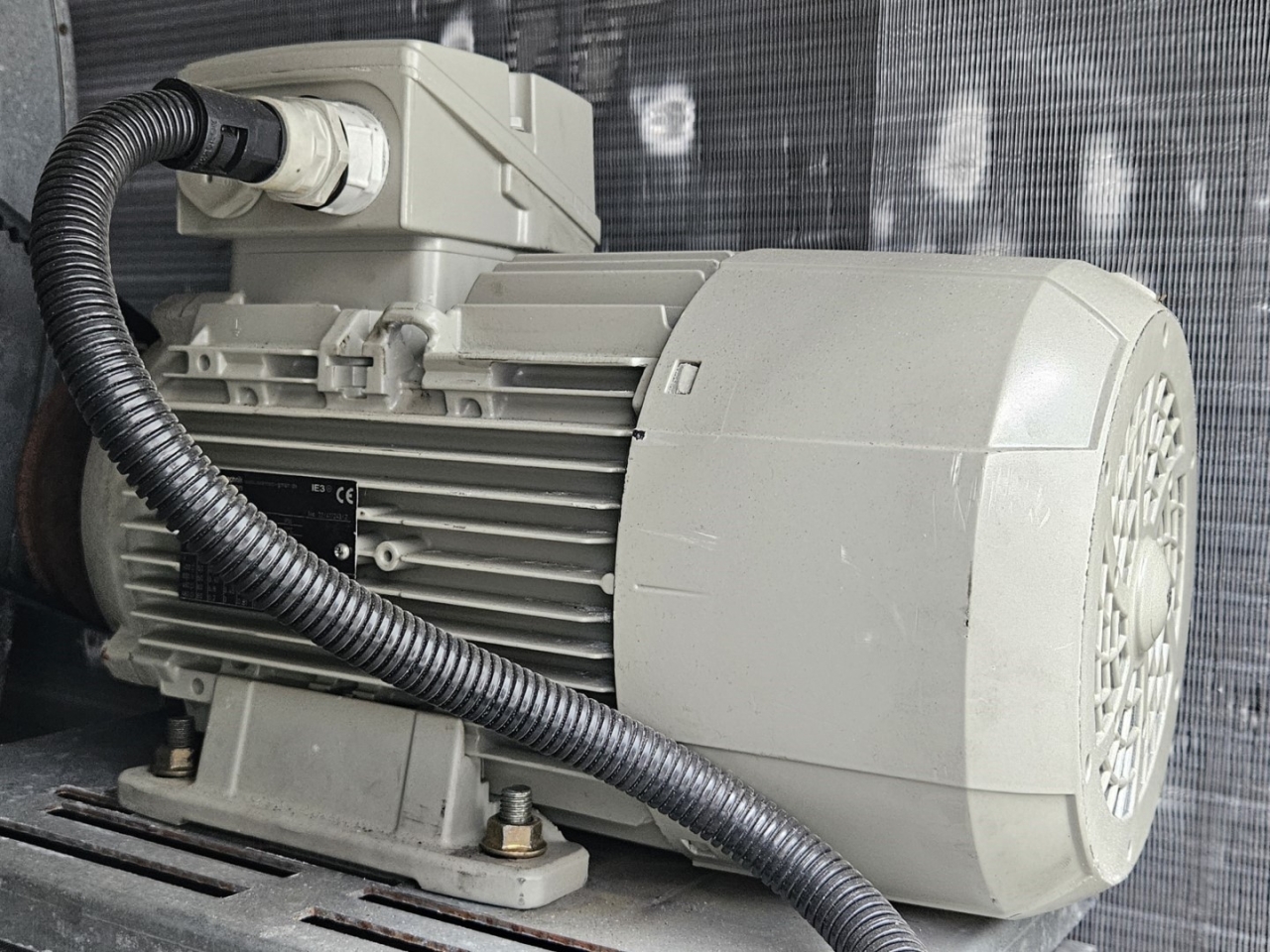 Used Lennox BAC055 SNM air-cooled rooftop unit Freon | HOS BV