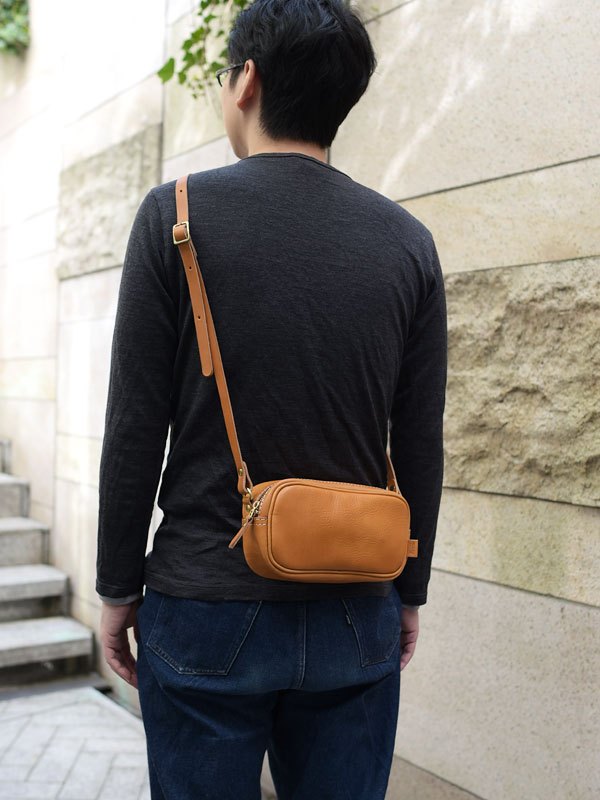 ふっくらフォルムが可愛いレディースショルダーポシェット / 革鞄の