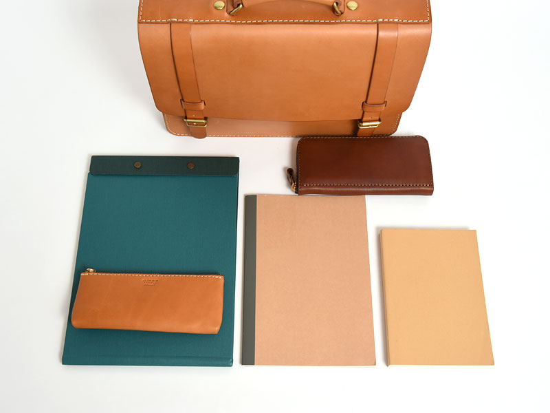 クラシックな2本ベルトの2wayブリーフケース / 革鞄のHERZ(ヘルツ)公式通販