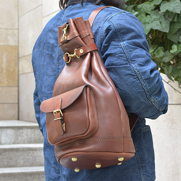 ハードレザーで仕上げたメンズ向け本格派のボンサック / 革鞄のHERZ