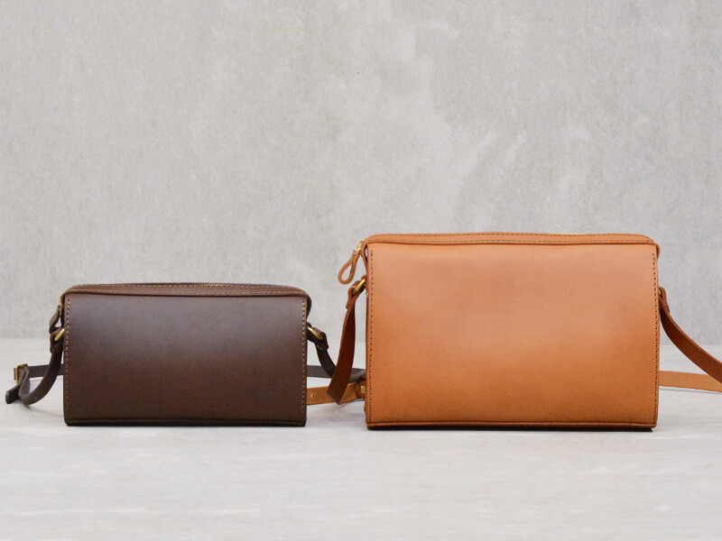 シンプルデザインのファスナーショルダーバッグ / 革鞄のHERZ(ヘルツ
