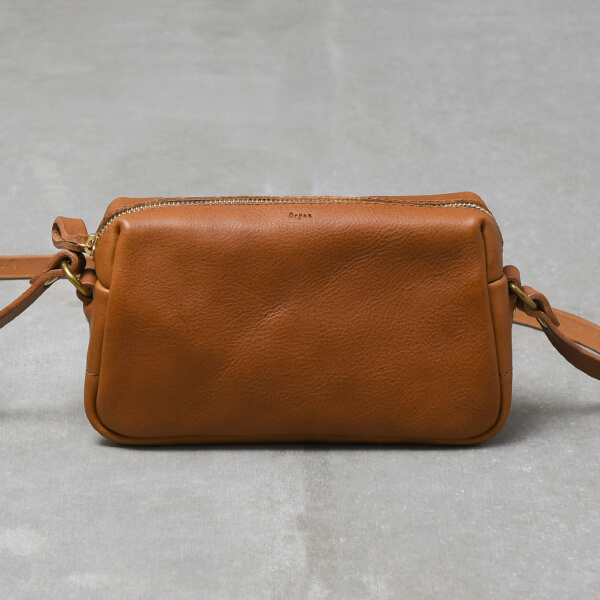 革の質感を活かした軽くてシンプルなショルダーバッグ / 革鞄のHERZ