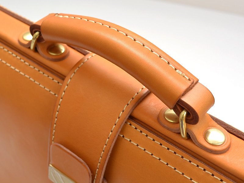 薄マチタイプでスマートな本革ダレスバッグ / 革鞄のHERZ(ヘルツ)公式通販