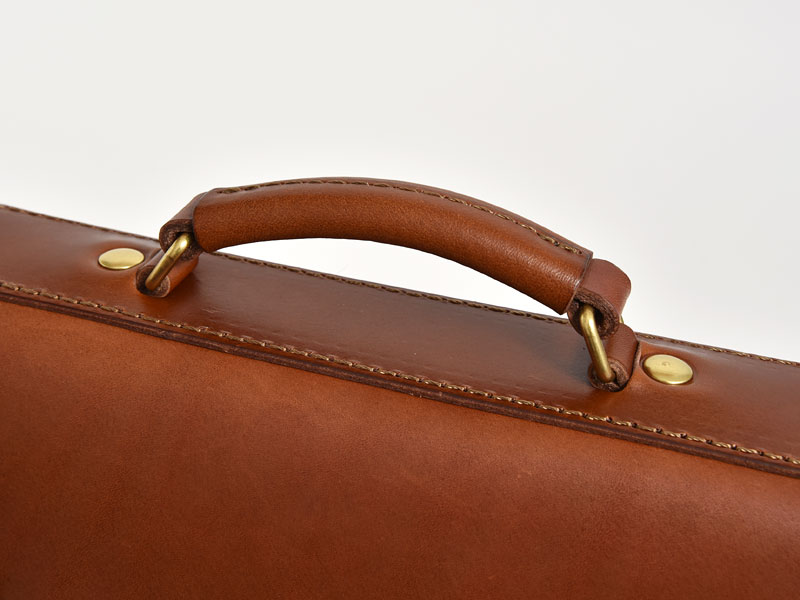 スーツスタイルにも合う本革のハードレザー3wayビジネスバッグ / 革鞄