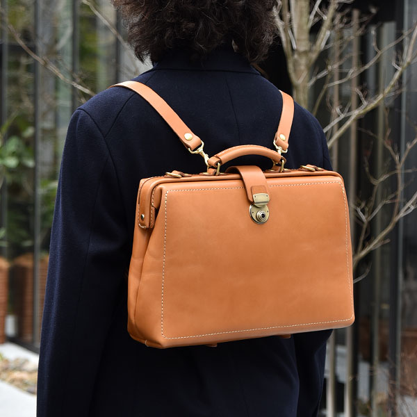 盤面に樹脂版を入れた3wayソフトダレスバッグ / 革鞄のHERZ(ヘルツ