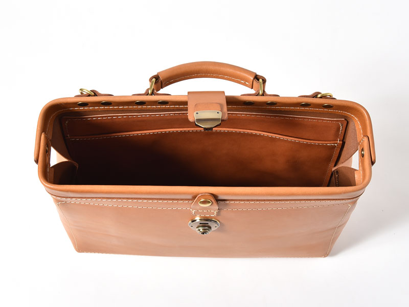 盤面に樹脂版を入れた3wayソフトダレスバッグ / 革鞄のHERZ(ヘルツ