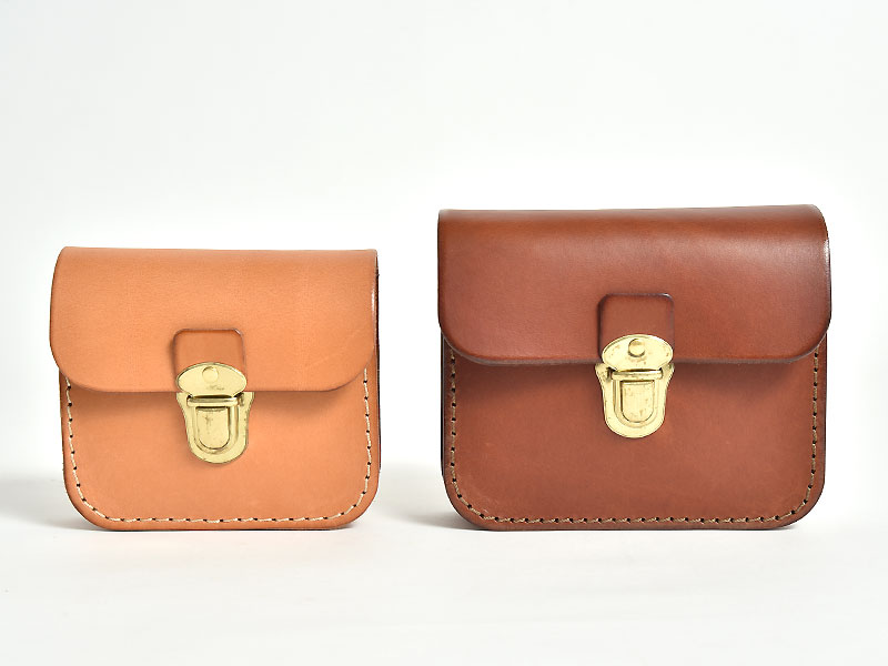 創業初期から作り続けている厚革のシンプルベルトポーチ / 革鞄のHERZ