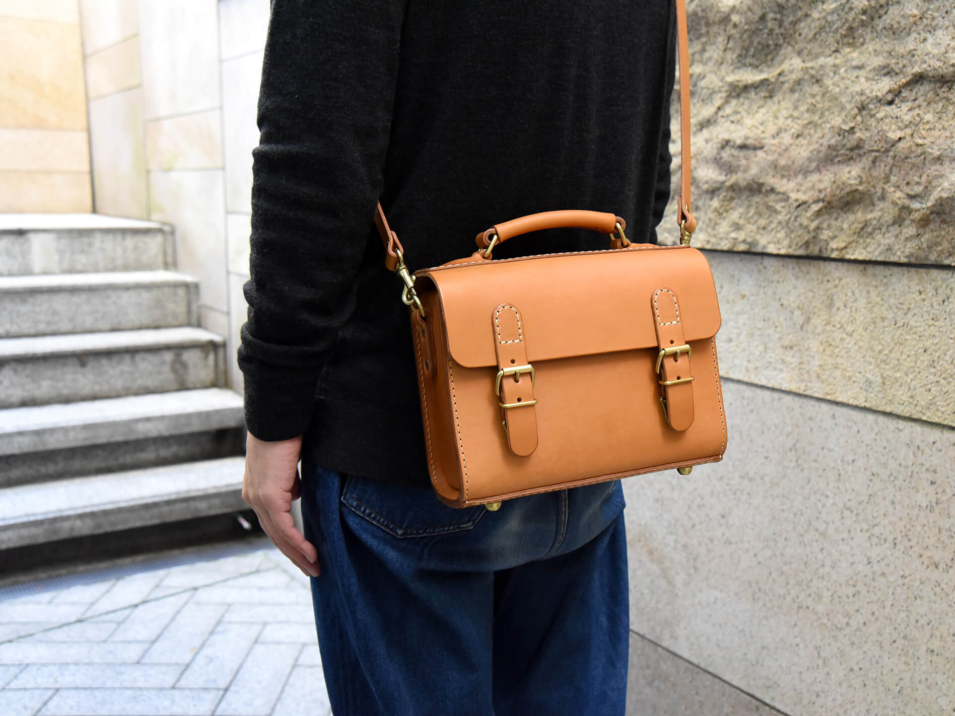 厚革でしっかりと作った樽型2wayミニショルダーバッグ / 革鞄のHERZ