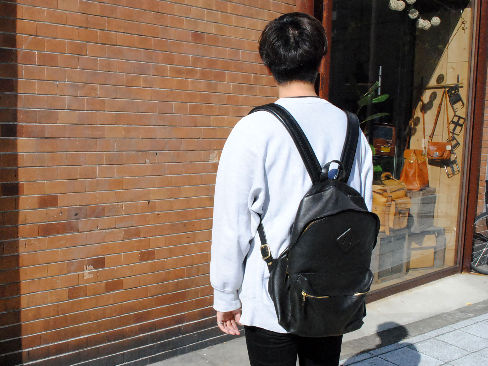 大阪店スタッフ：松本愛用「デイパック」｜革鞄・革小物のHERZ公式通販