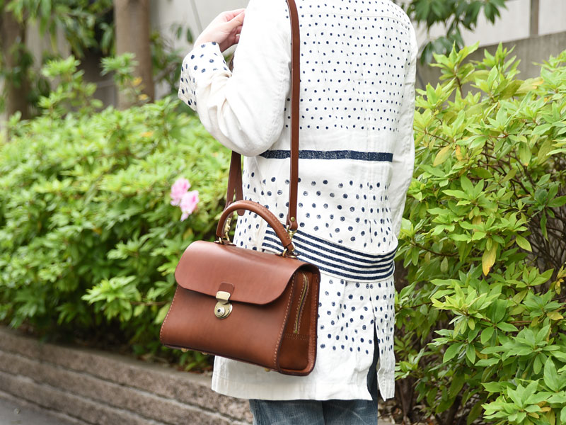 新作：アオリノハンドバッグ(Q-9)｜革鞄・革小物のHERZ公式通販