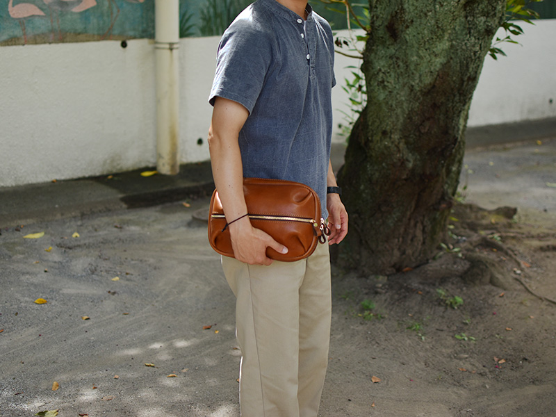 立体ポケットボディバッグ(F-9)はラグビーボールを連想しちゃう