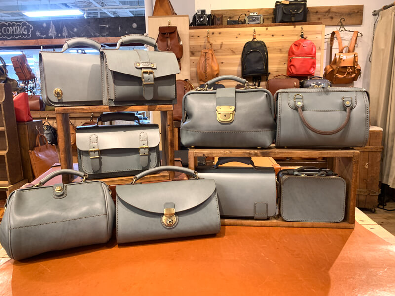 冬の限定革「アイビーグレイ」本店第1弾ラインナップ｜革鞄・革小物の