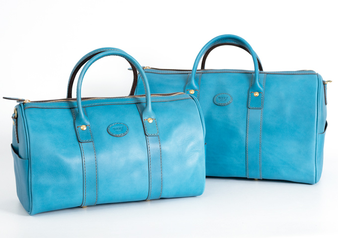 限定色のセルリアンブルー革で作る、HERZ夏の企画2025｜革鞄・革小物の