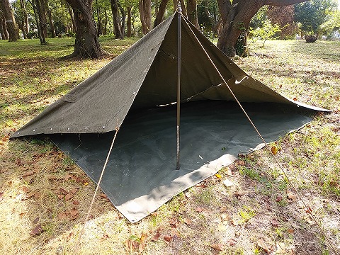 NVA 東ドイツ レインドロップ テントシート 3枚セットポール、ペグ