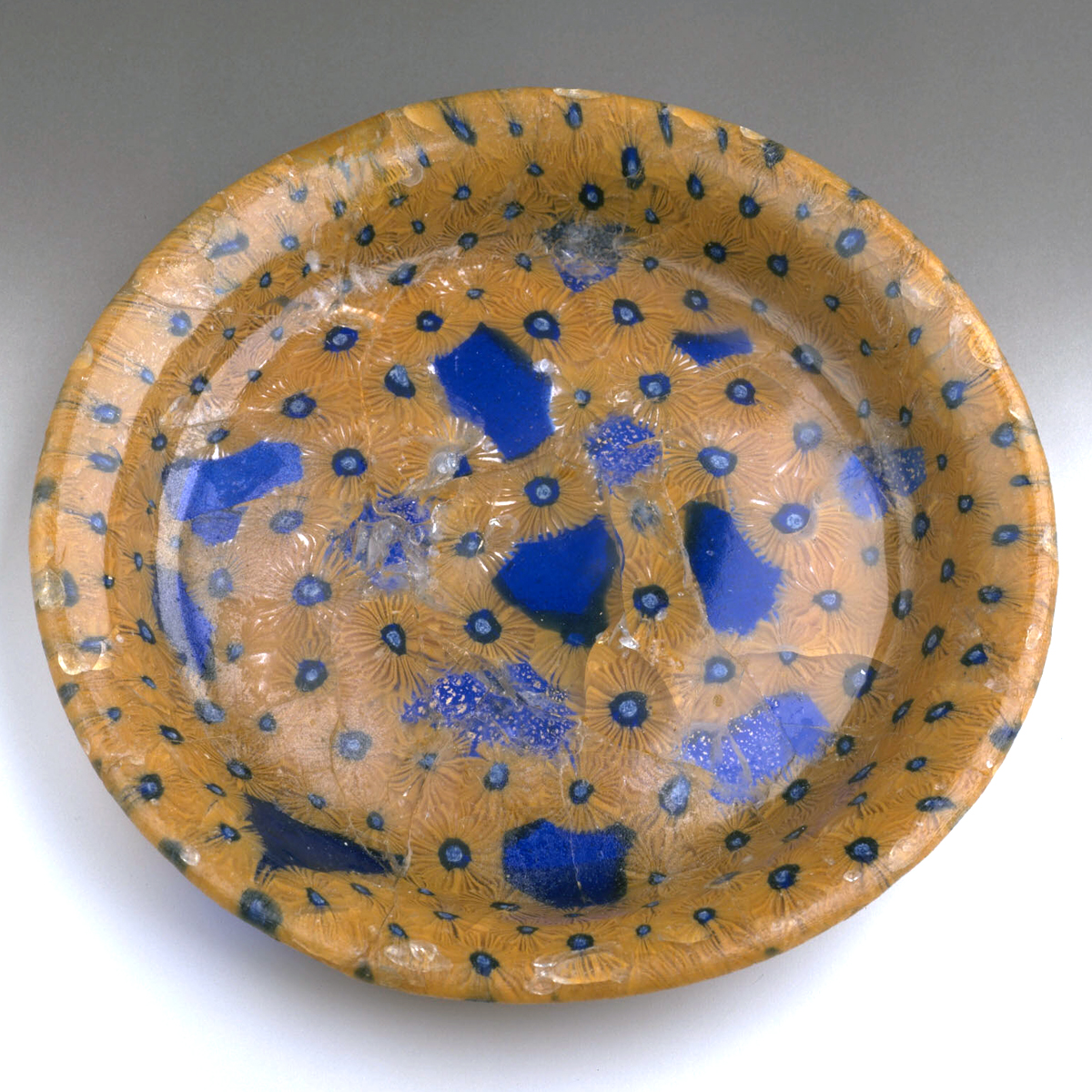 展示作品のご紹介：ミルフィオリ・グラス皿 | 箱根ガラスの森美術館