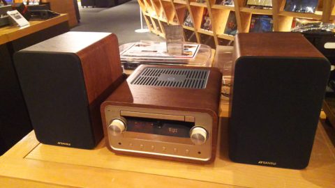 真空管ハイブリッドCDコンポ「SANSUI SMC-300BT」販売開始 - 函館 蔦屋書店