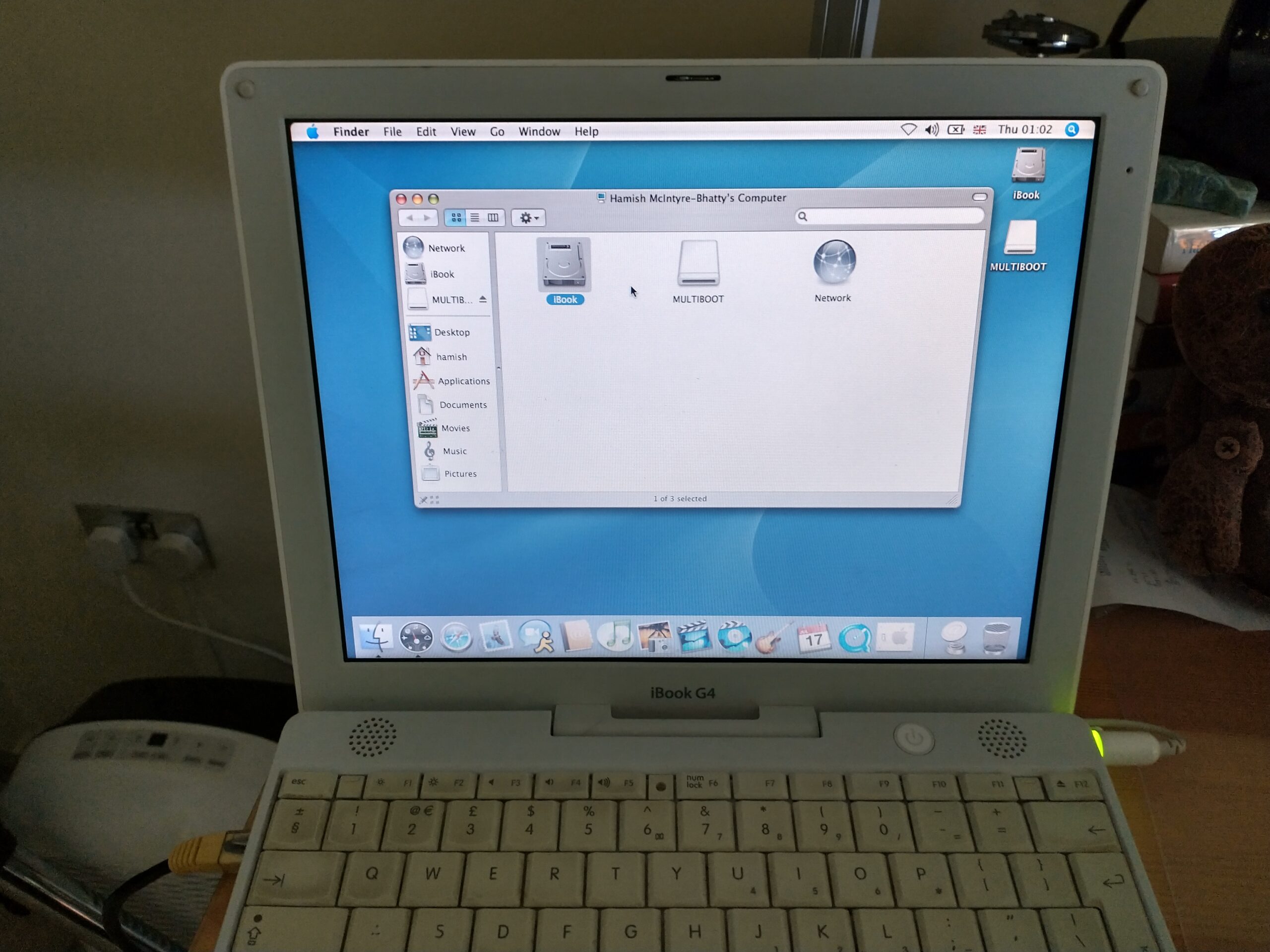 The iBook G4: a beautiful old PowerPC Mac from 2004