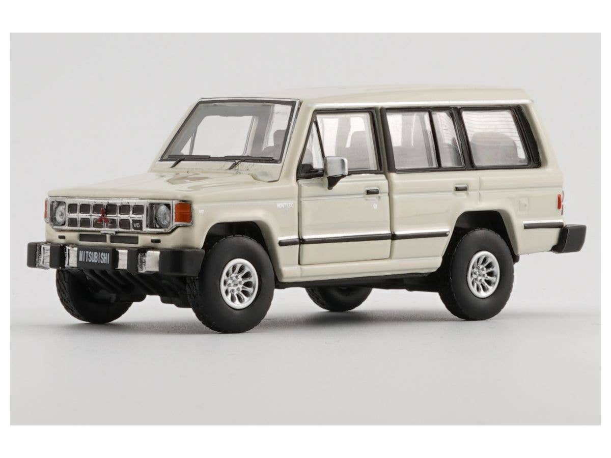 1/64 三菱 パジェロ 1st Gen 1983グリーン (RHD) | HLJ.co.jp