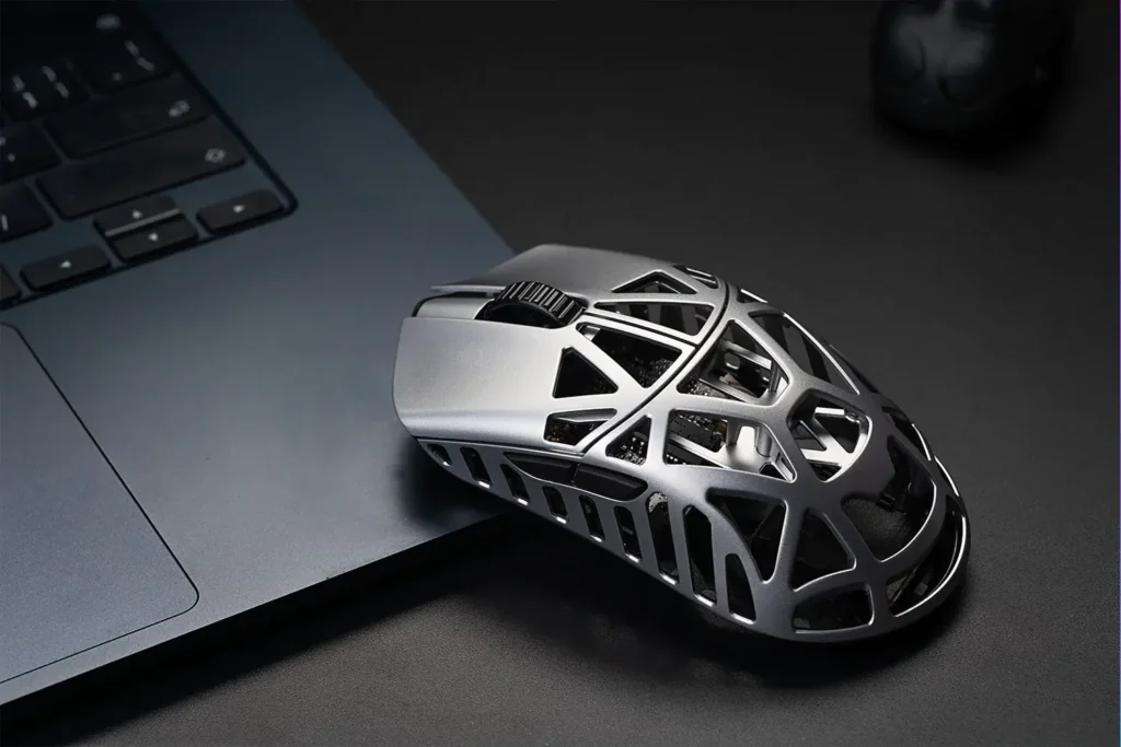 WLmouse BEAST X MINI - the most promising lightweight gaming mouse?